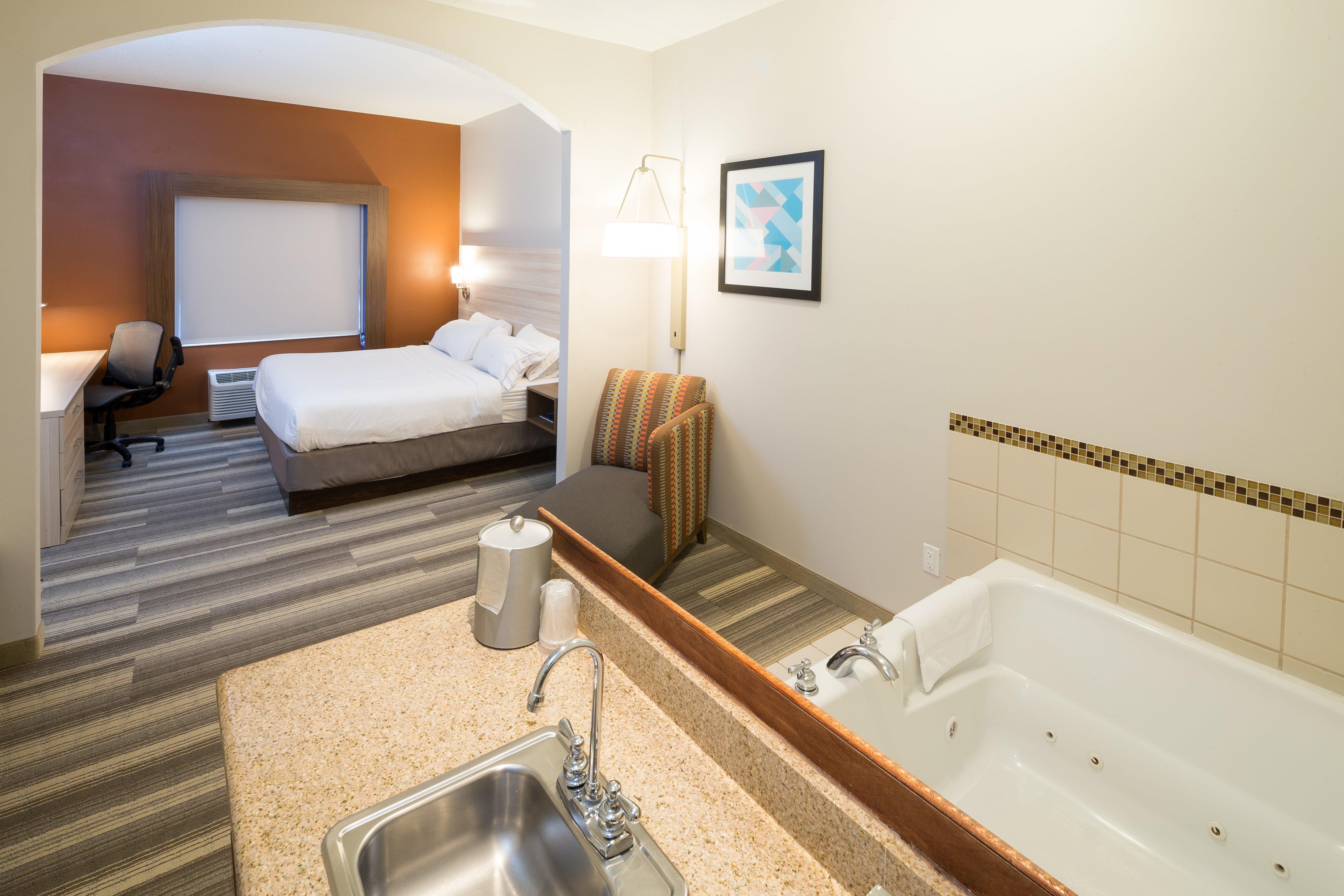 Holiday Inn Express Hotel & Suites Grand Blanc By Ihg Εξωτερικό φωτογραφία