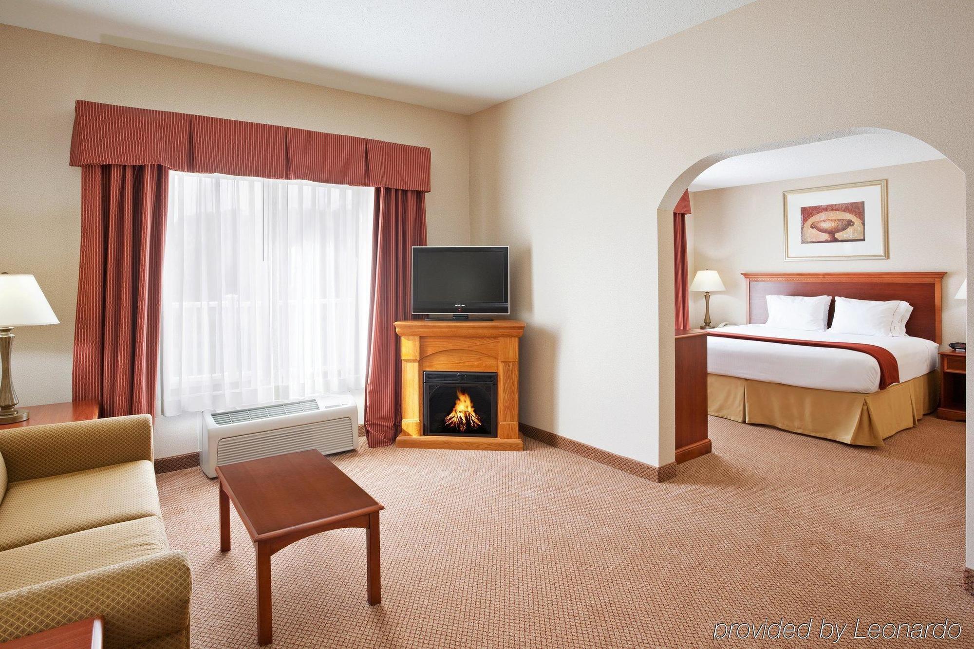 Holiday Inn Express Hotel & Suites Grand Blanc By Ihg Εξωτερικό φωτογραφία